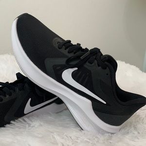 Nike girls size 6